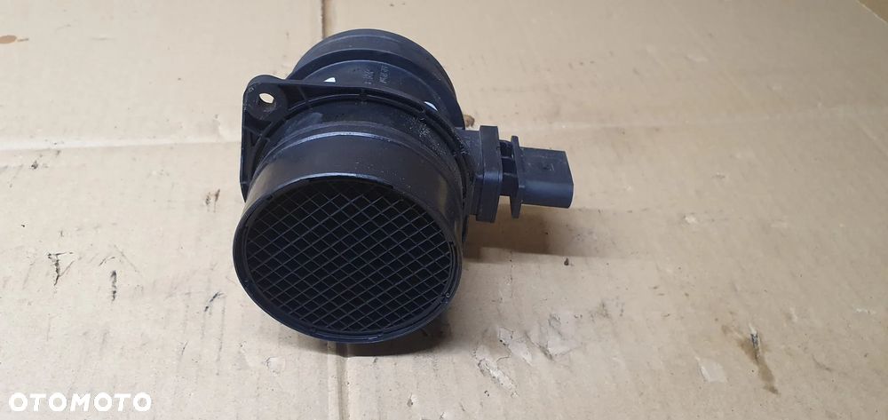 Przepływomierz powietrza VW Passat B6 2.0 TDI 03G906461C 0281002735 - 2