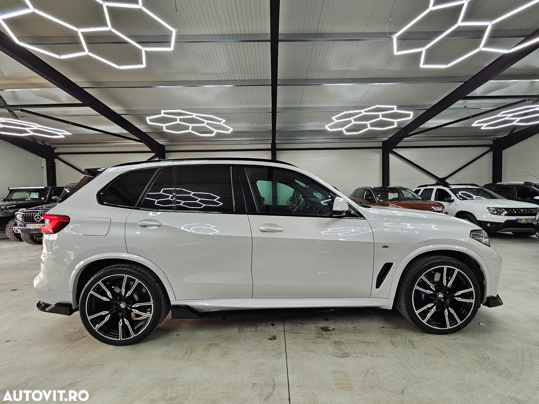 BMW X5 M M50i - 6