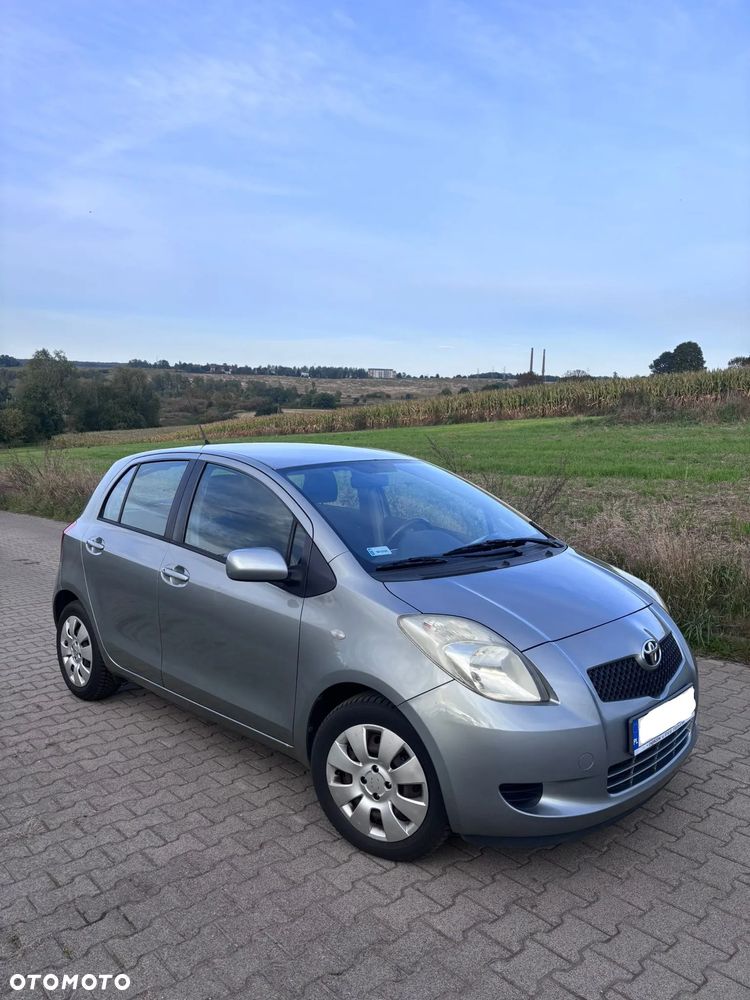 Toyota Yaris 1.3 VVT-i Sol - 2