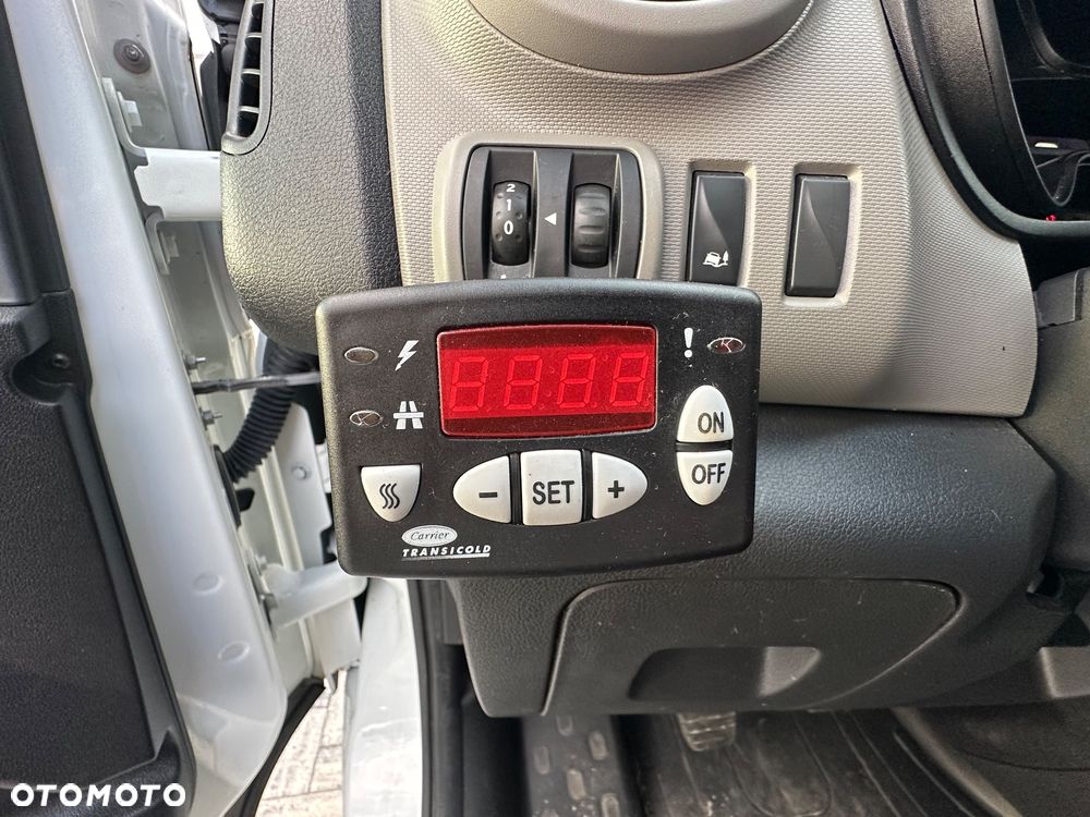 Renault Trafic - 15