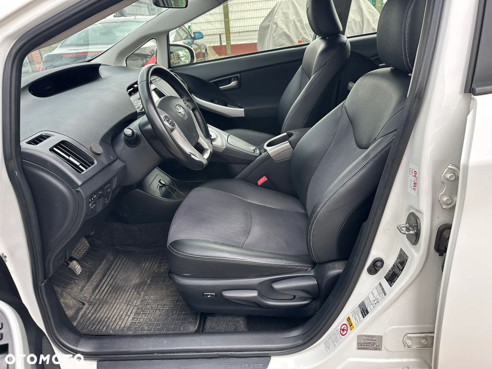 Toyota Prius - 12