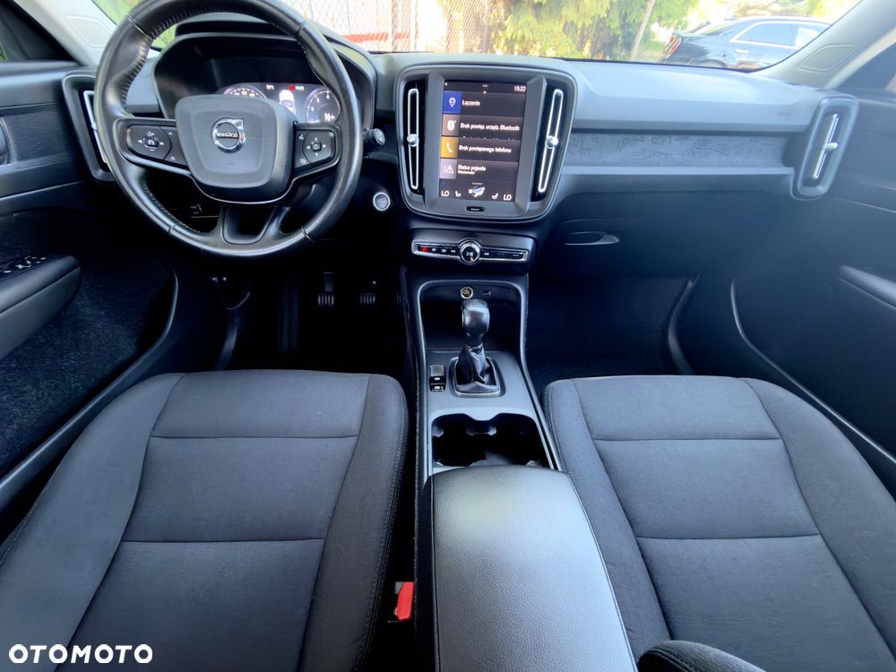 Volvo XC 40 T3 Momentum Pro - 26