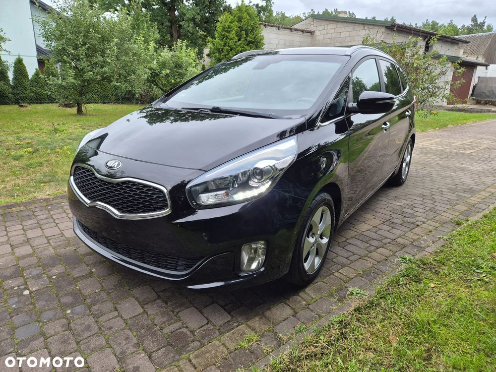 Kia Carens - 5