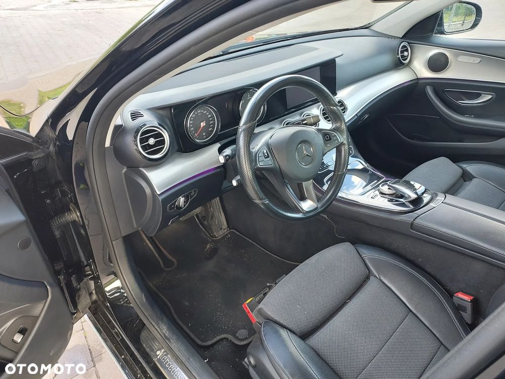 Mercedes-Benz Klasa E 220 d 9G-TRONIC - 14
