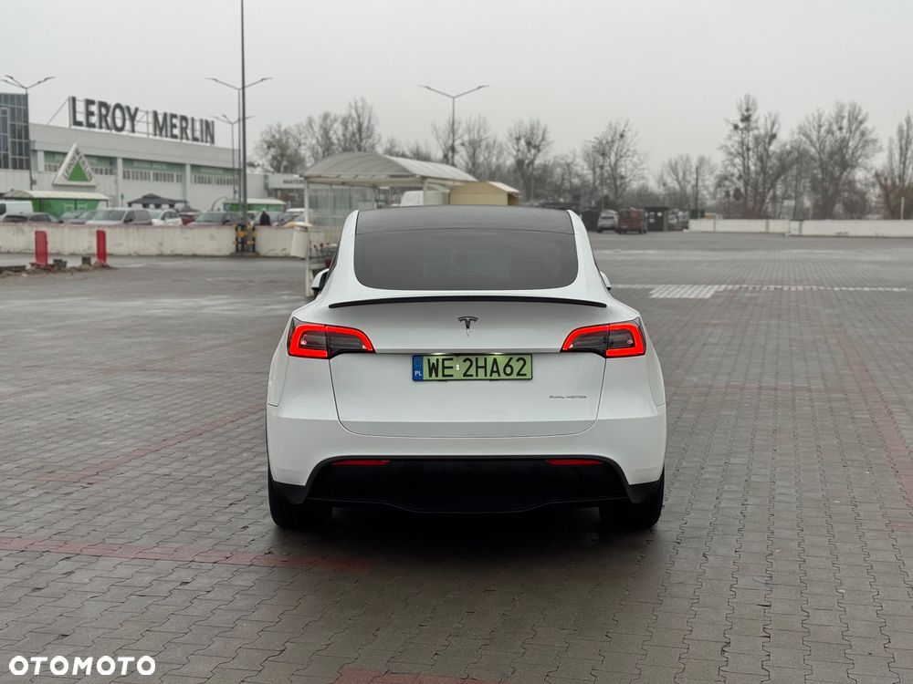 Tesla Y Long Range Dual Motor AWD - 4