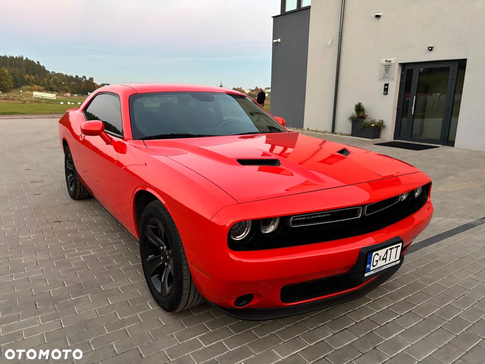 Dodge Challenger - 11