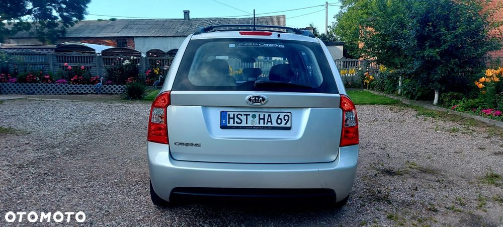 Kia Carens 2.0 EX - 16
