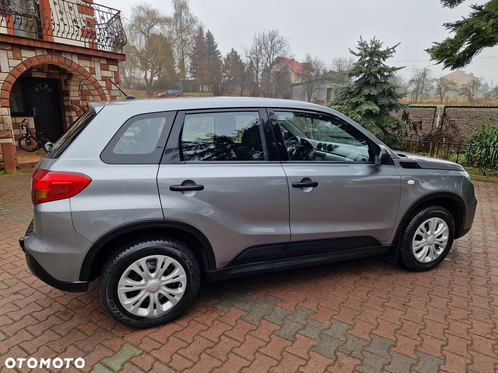 Suzuki Vitara 1.6 Comfort 4WD - 38