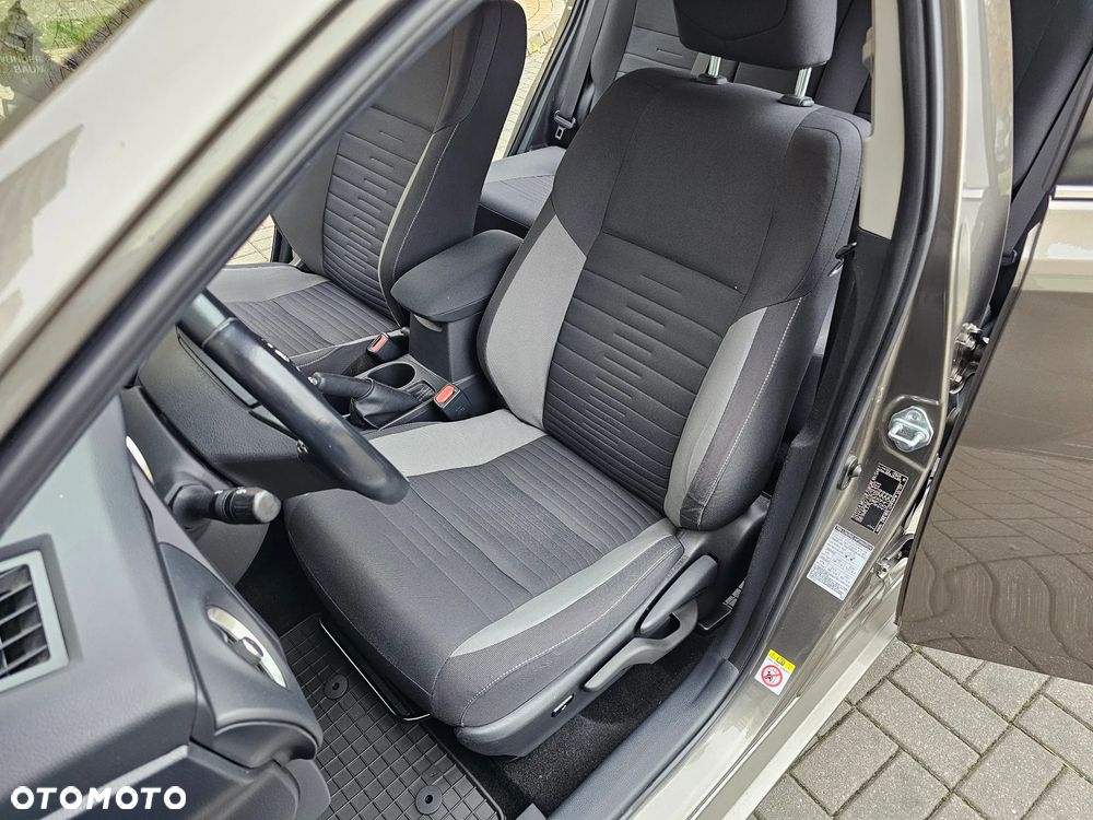 Toyota Auris 1.6 Premium - 9