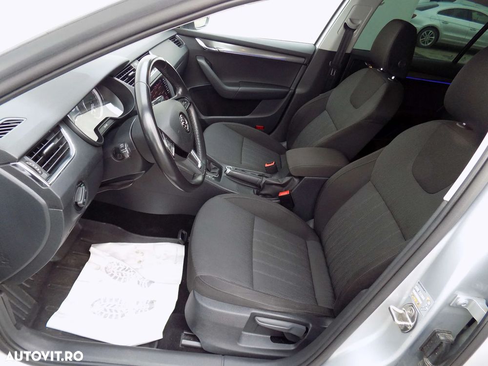 Skoda Octavia 2.0 TDI DSG 4X4 Style - 12