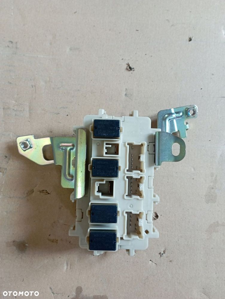 NISSAN QASHQAI II 2 SKRZYNKA BEZPIECZNIKÓW 252307990A - 2