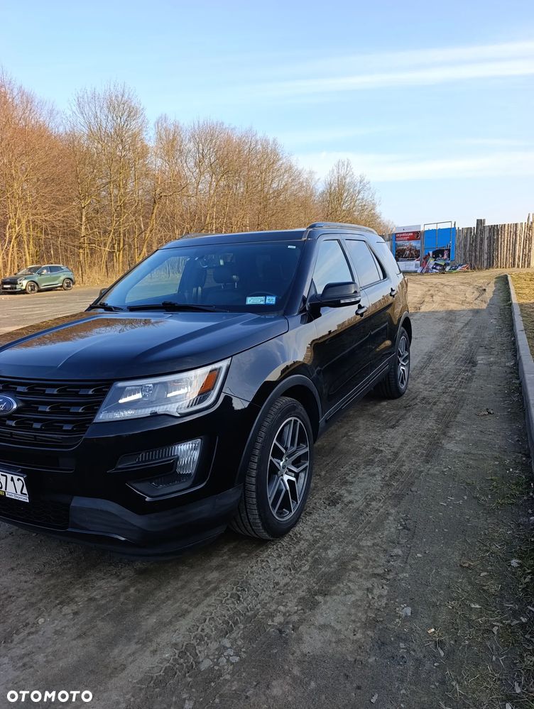 Ford Explorer - 3
