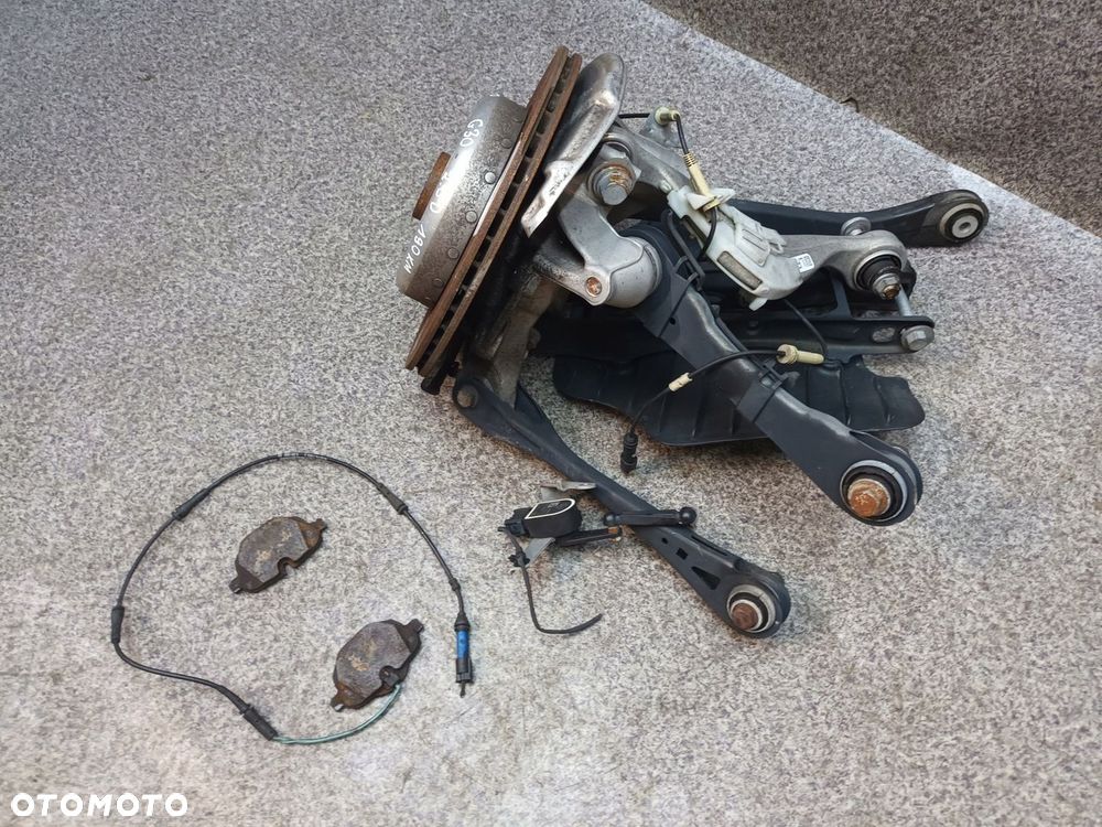 BMW 5 G30 zwrotnica piasta wahacze prawy tyl 2.0D - 5