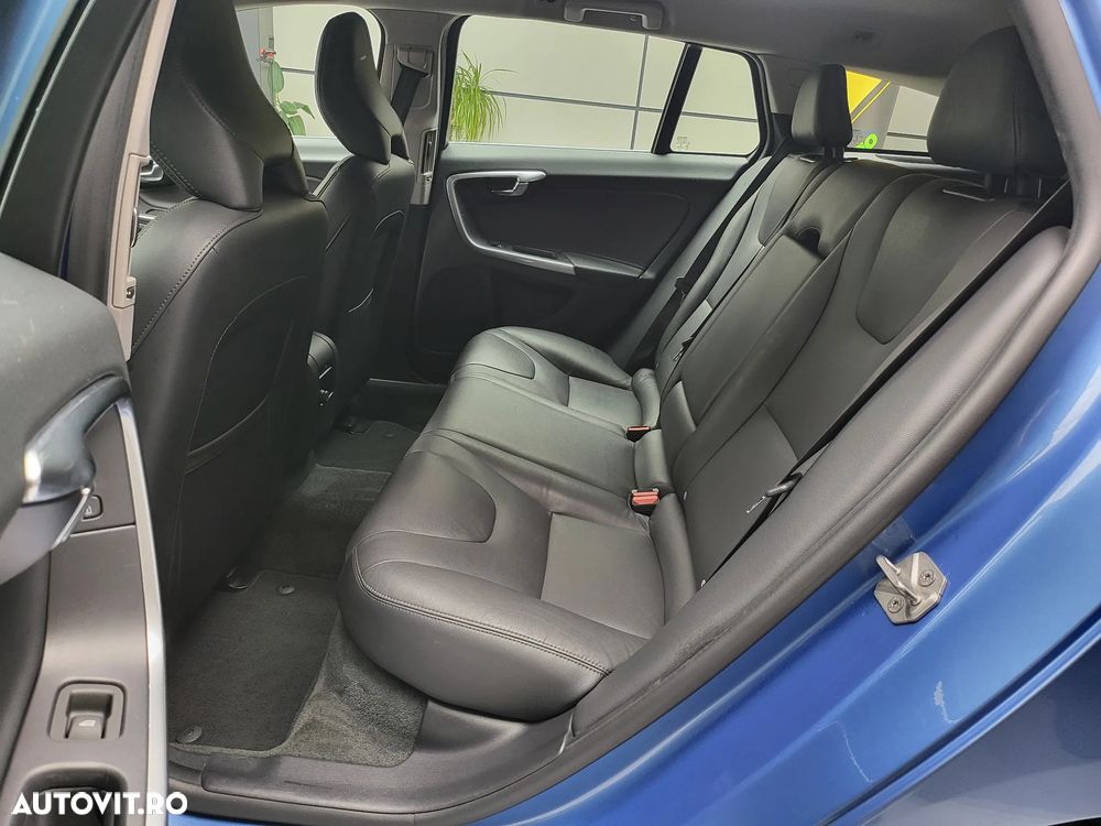 Volvo V60 D6 Plug-In-Hybrid AWD Geartronic Momentum - 18