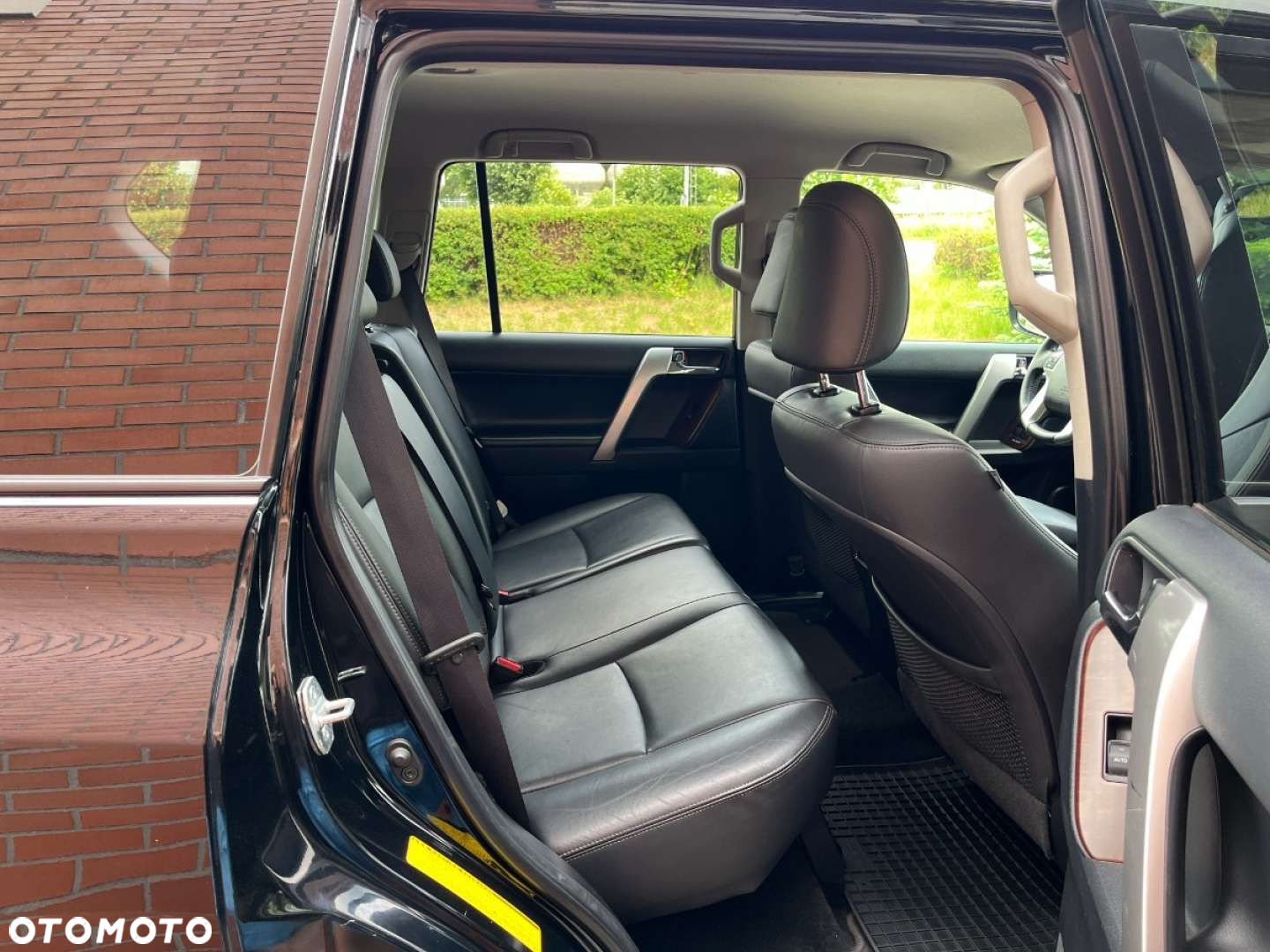 Toyota Land Cruiser - 25