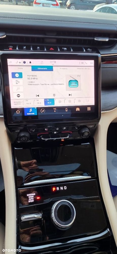 Jeep Grand Cherokee - 27