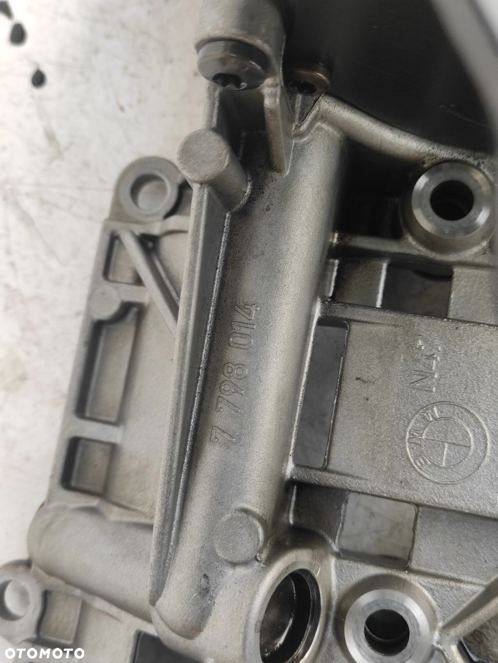 POMPA OLEJU BMW 7798014 E60 E61 E81 E82 E83 E84 E87 E88 E90 E91 E92 E93 - 8