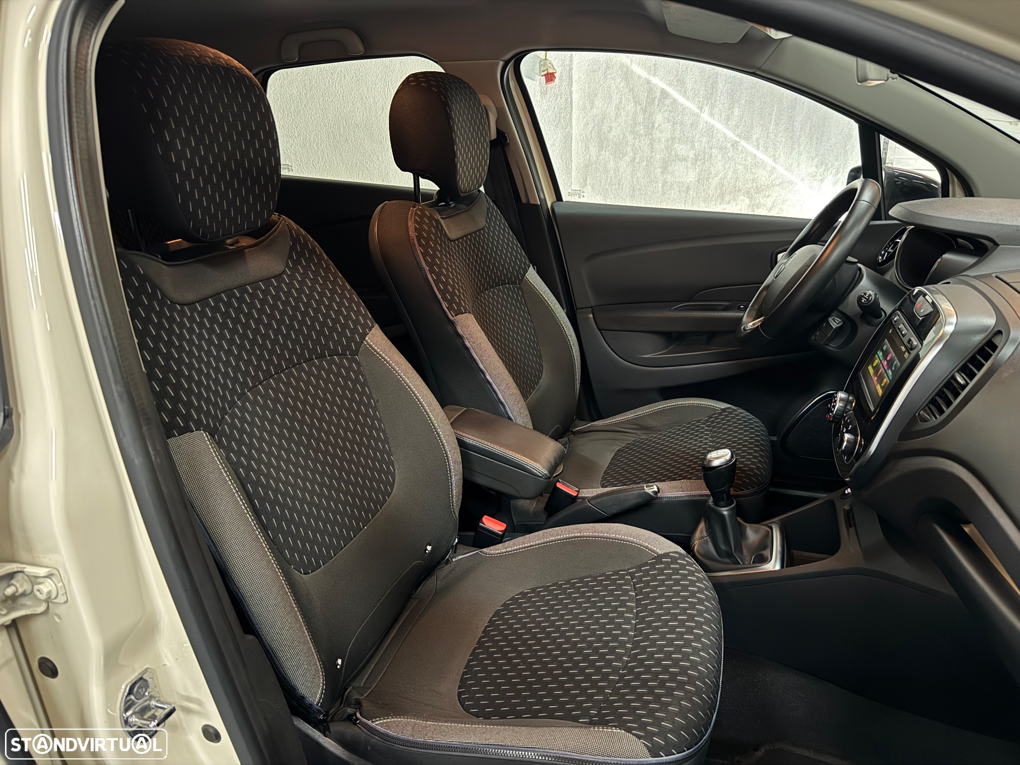 Renault Captur 0.9 TCE Exclusive - 8