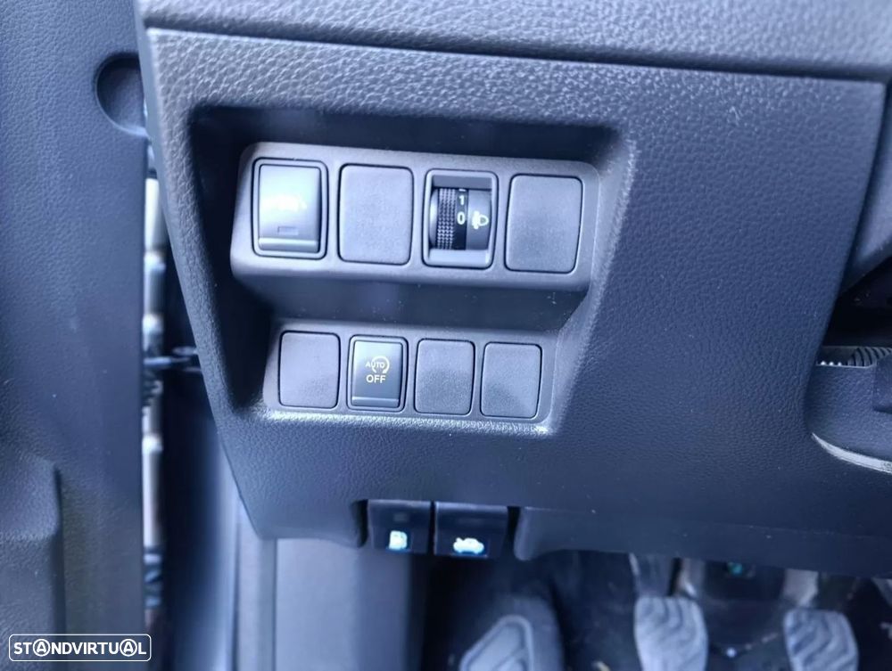 Nissan Qashqai 1.5 dCi N-Connecta J18 - 12