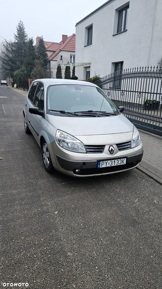 Renault Scenic 2.0 Confort Privilege - 4