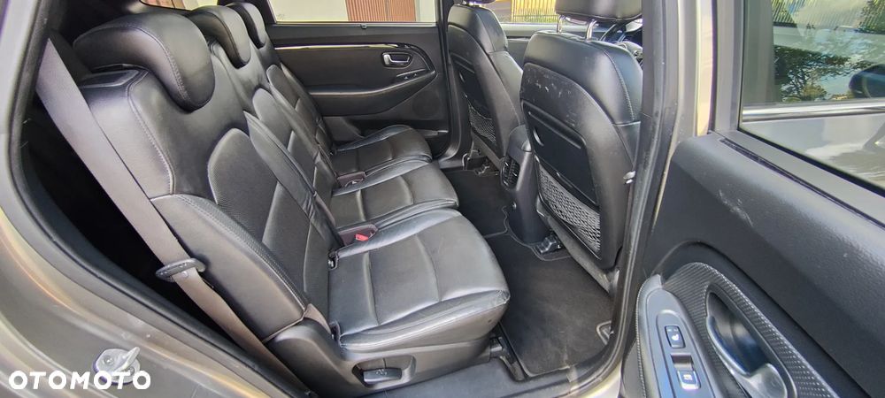 Kia Carens 1.7 CRDi XL 7os - 20