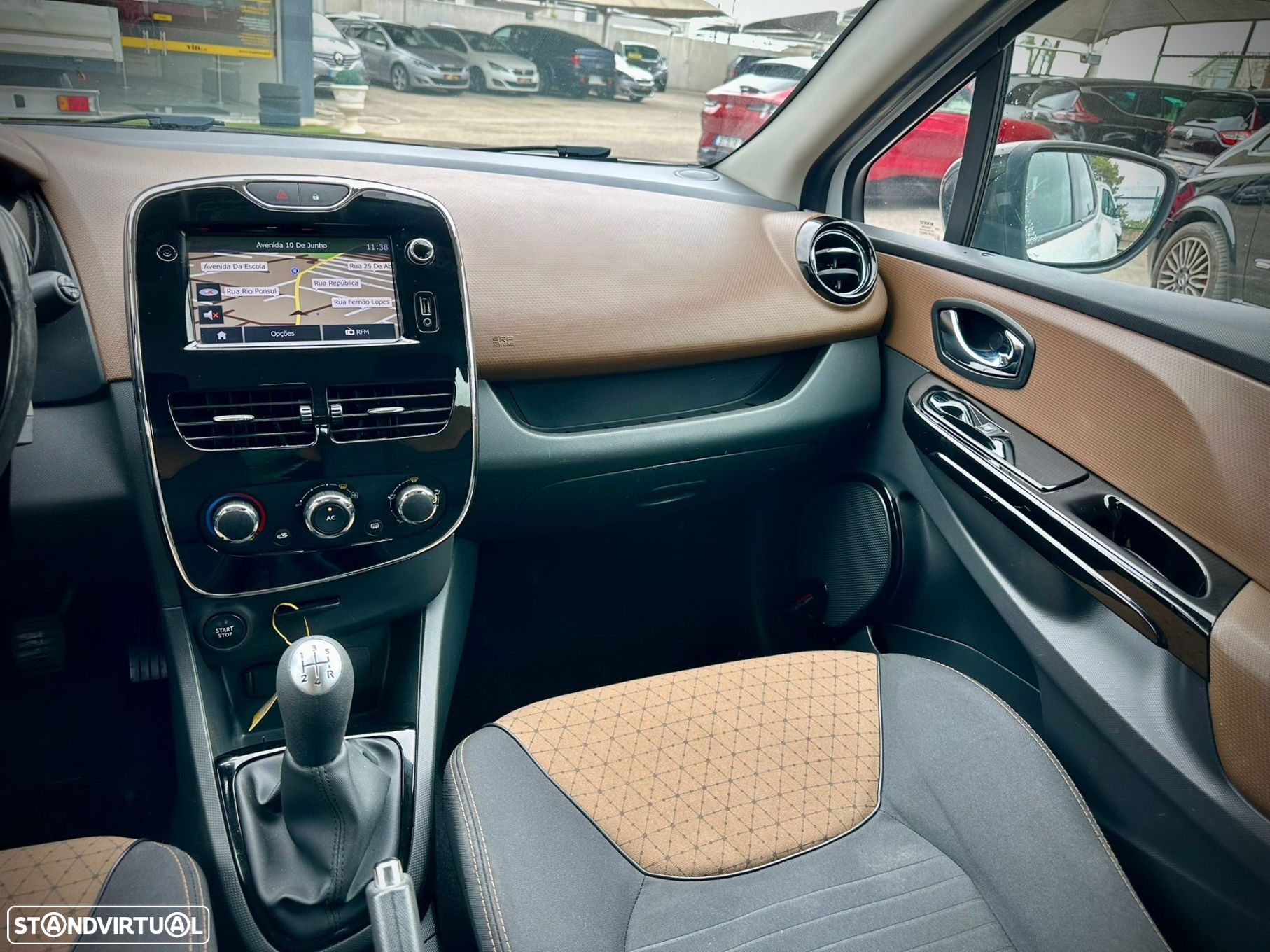 Renault Clio 1.5 dCi Dynamique S - 11