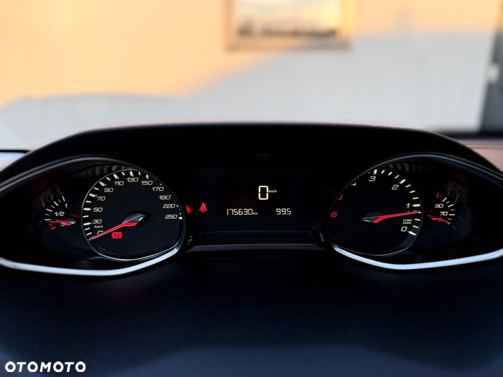 Peugeot 308 BlueHDi 150 Stop & Start Allure - 33