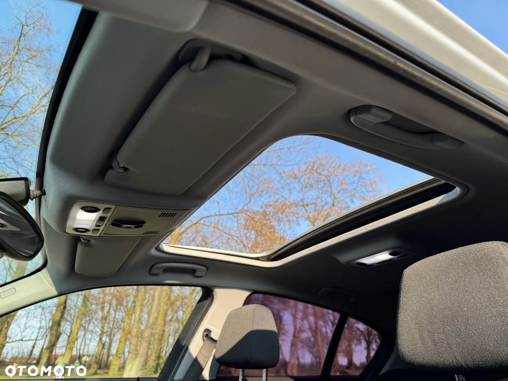 BMW Seria 1 118i Edition Sport - 17