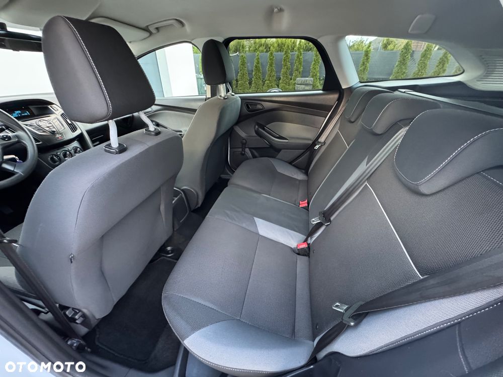 Ford Focus 1.0 EcoBoost Ambiente - 34
