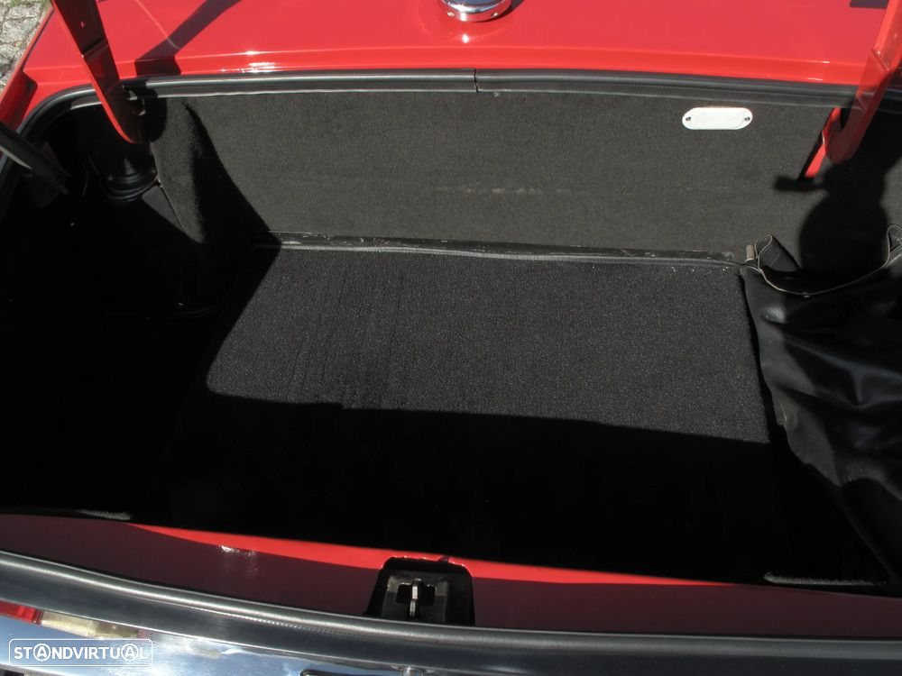 Triumph TR6 - 21