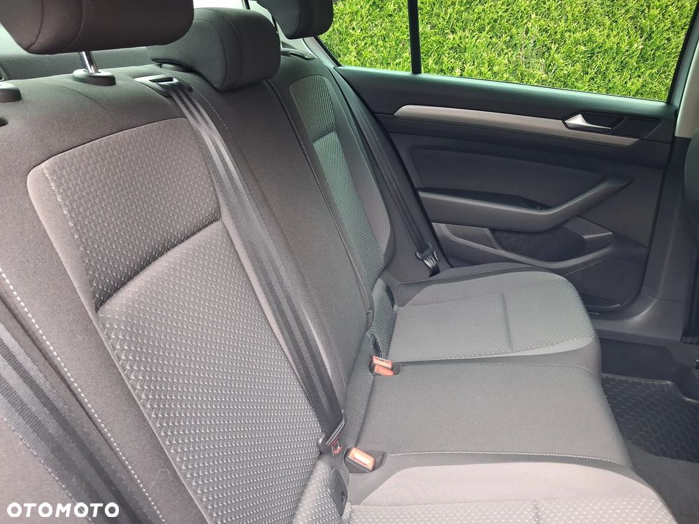 Volkswagen Passat 2.0 TDI EVO Business - 18