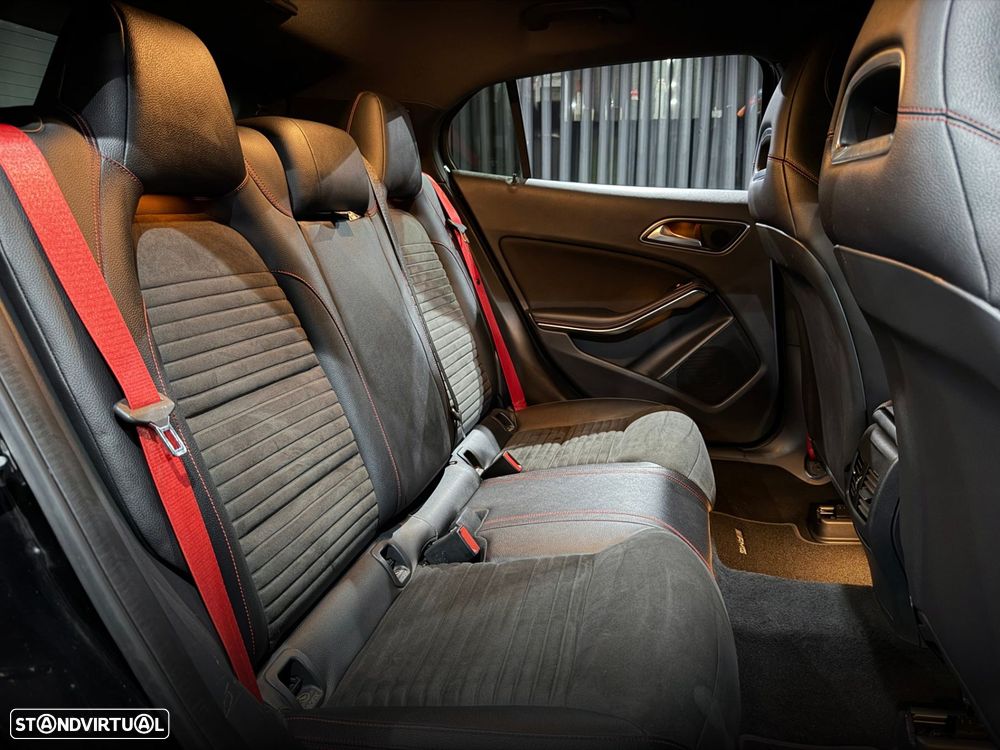 Mercedes-Benz GLA 45 AMG 4Matic Speedshift 7G-DCT - 37