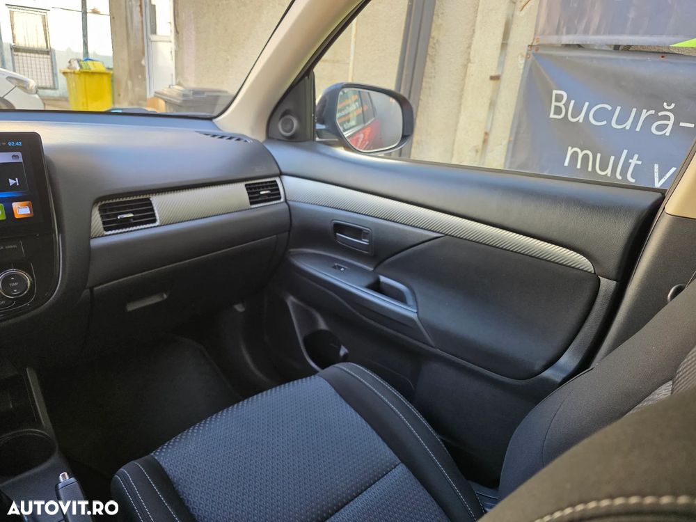 Mitsubishi Outlander 2.2 Litre DI-D AWD Intense - 16