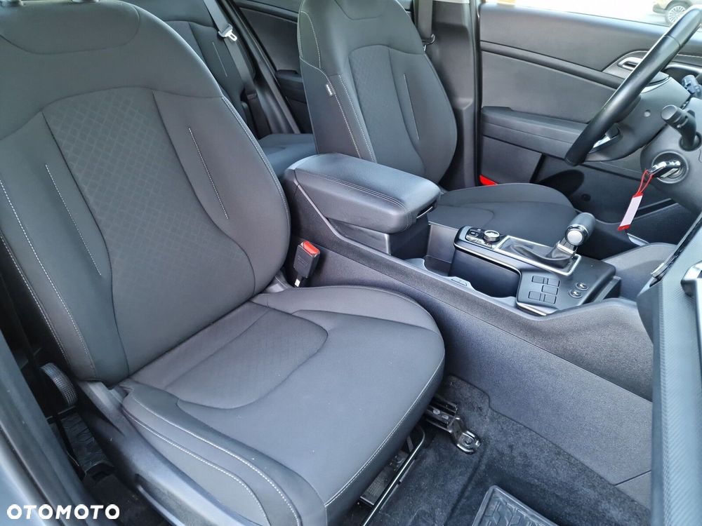 Kia Sportage 1.6 T-GDI MHEV M 2WD DCT - 19