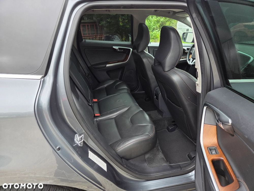 Volvo XC 60 T5 AWD Drive-E Momentum - 5