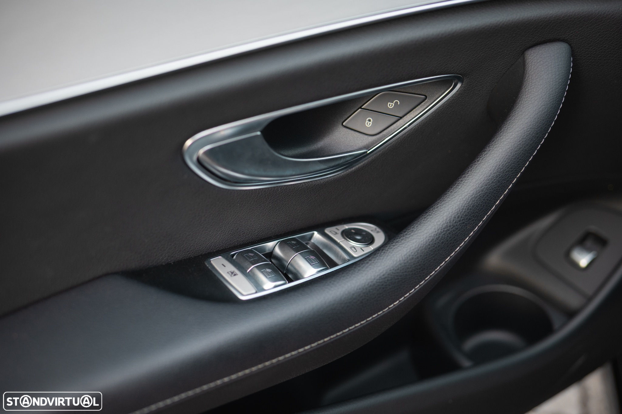 Mercedes-Benz E 300 de Avantgarde - 15