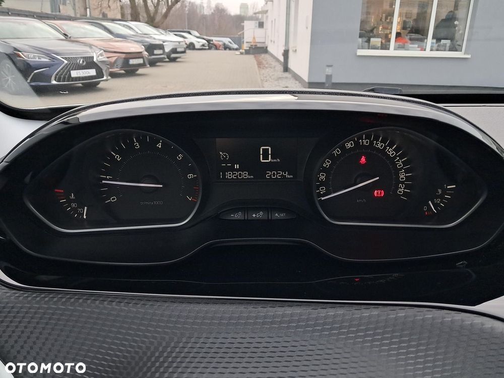 Peugeot 2008 1.2 Pure Tech Style S&S - 15