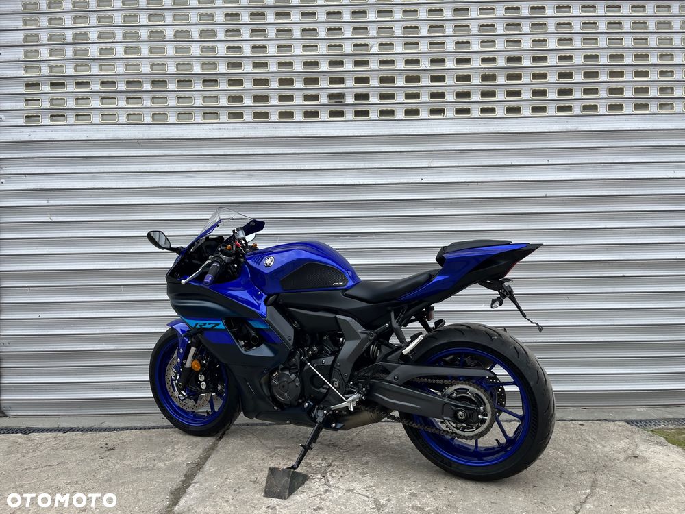 Yamaha YZF - 8
