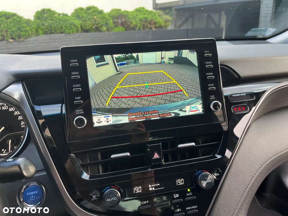 Toyota Camry 2.5 Hybrid Executive CVT - 12