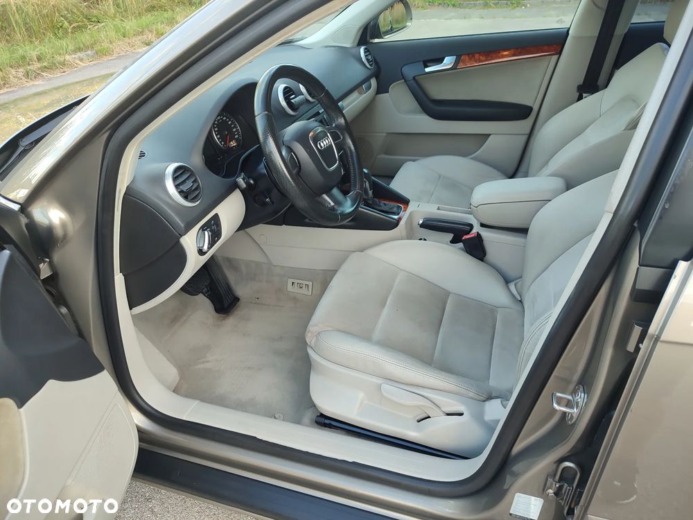 Audi A3 Sportback 2.0 TDI DPF S tronic Attraction - 9
