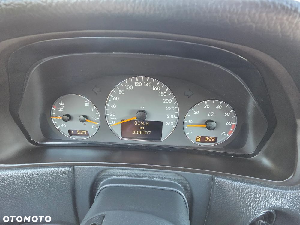 Mercedes-Benz Klasa E - 18