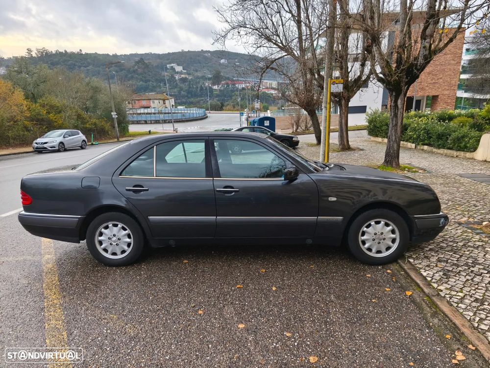 Mercedes-Benz E 200 D Elegance - 4