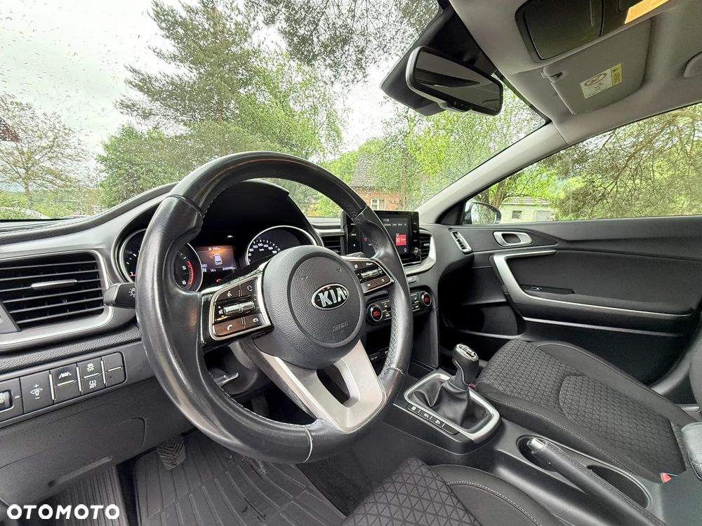 Kia Ceed 1.6 CRDi mHEV L - 18
