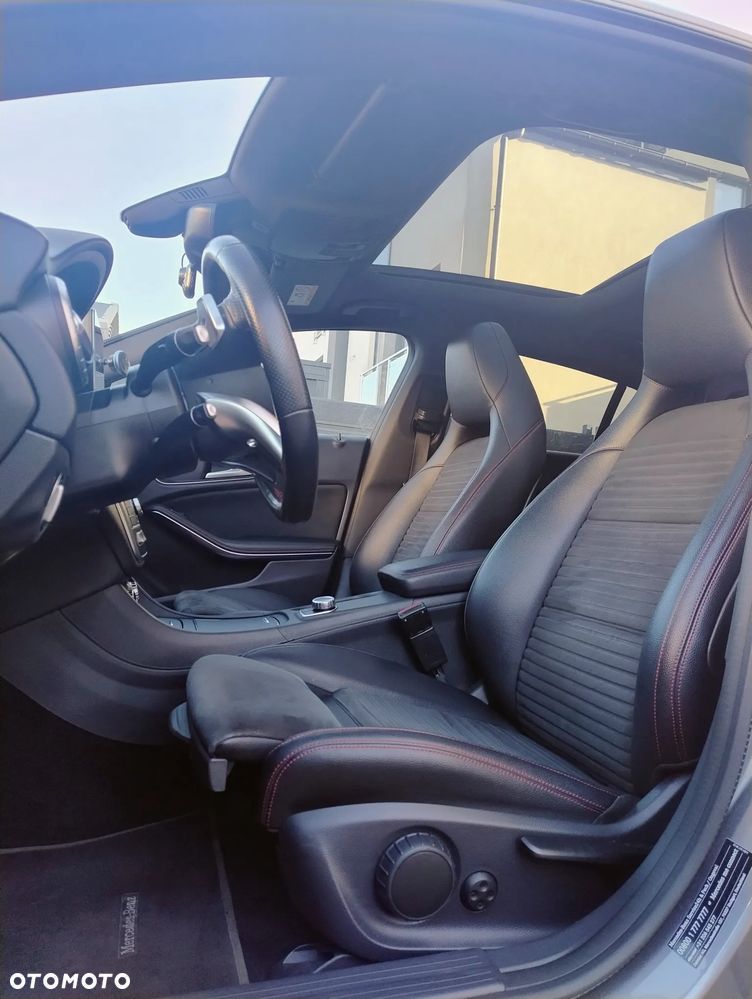 Mercedes-Benz CLA 180 7G-DCT UrbanStyle Edition - 10