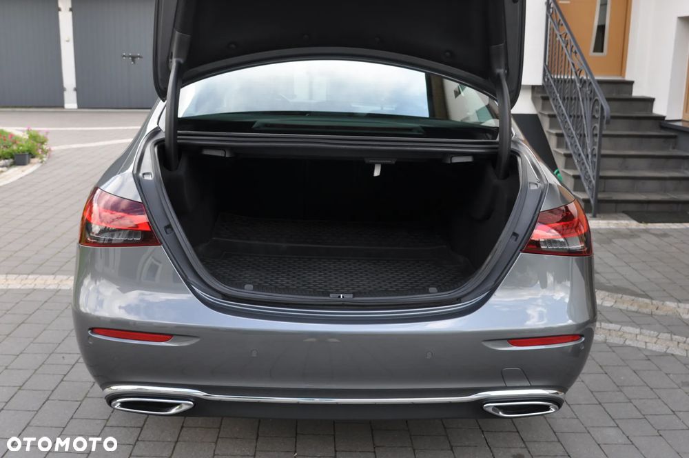 Mercedes-Benz Klasa E 300 d 4-Matic Avantgarde - 9