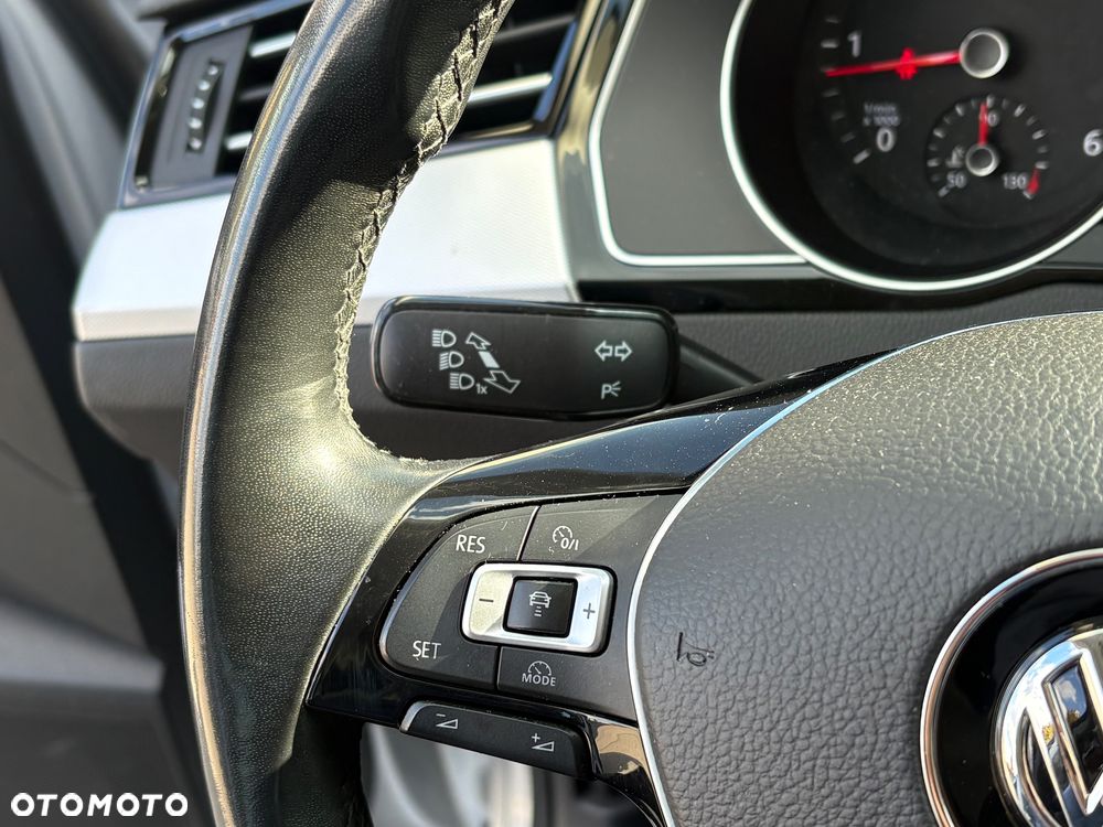 Volkswagen Passat 2.0 TDI SCR Business - 26