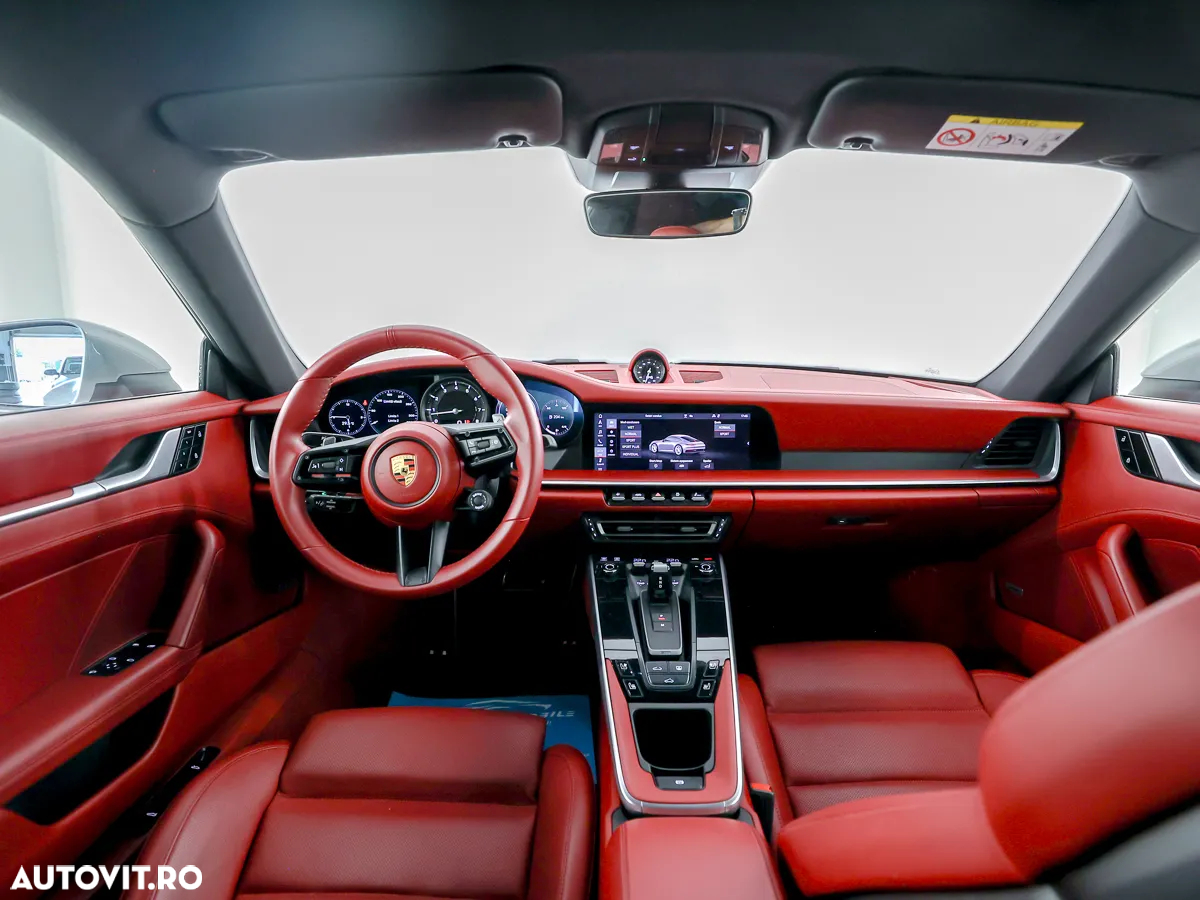 Porsche 911 Carrera 4S - 8