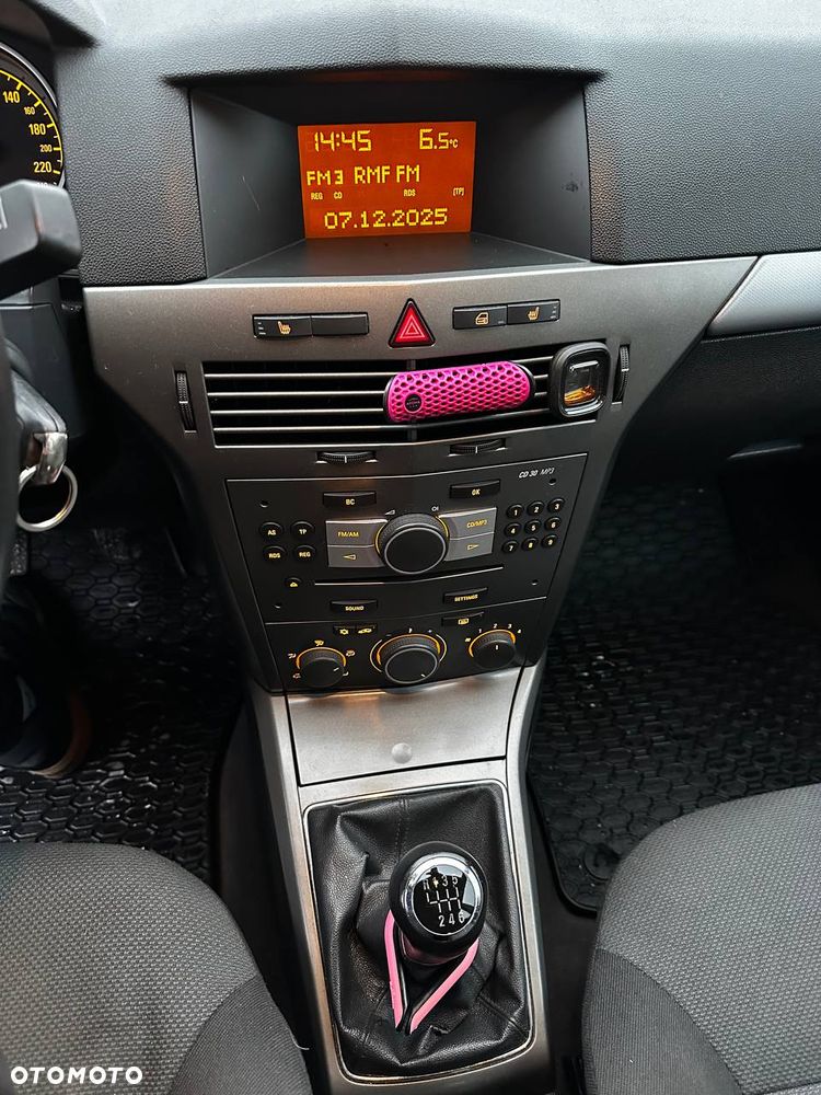 Opel Astra 1.9 CDTI Cosmo - 17