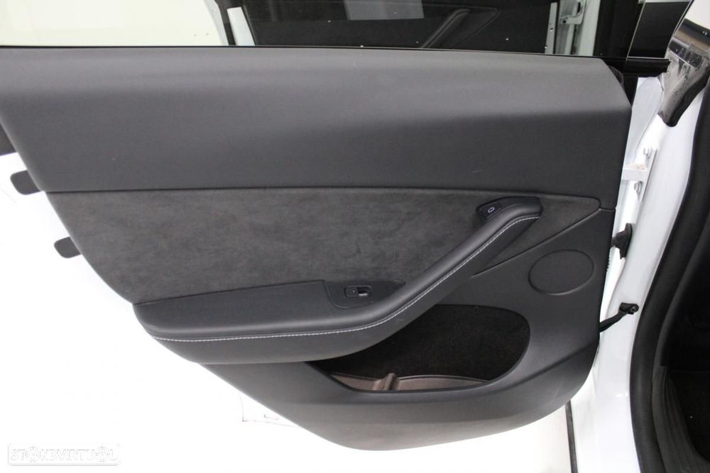 Tesla Model Y Long Range Tração Integral - 15