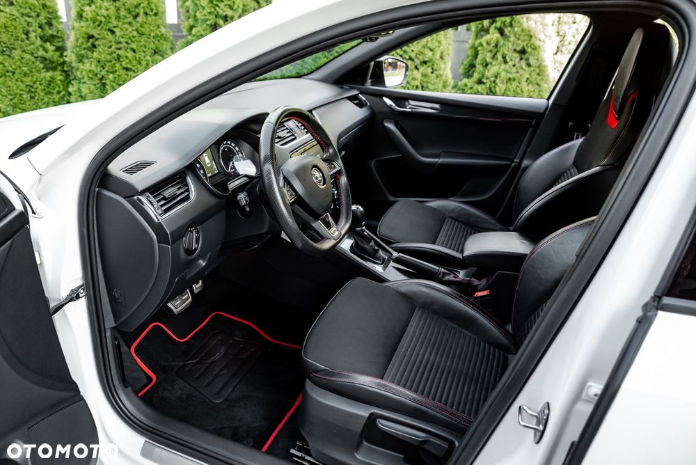 Skoda Octavia 2.0 TDI 4x4 DSG RS - 17